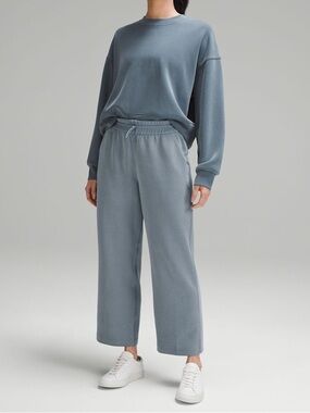 lululemon Softstreme High-Rise Straight-Leg Cropped Pant